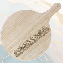 Ligne d'Œufs de Pâques Planche à Pizza en Bambou Ø31 cm avec Poignée et Cordelette en Jute à personnaliser