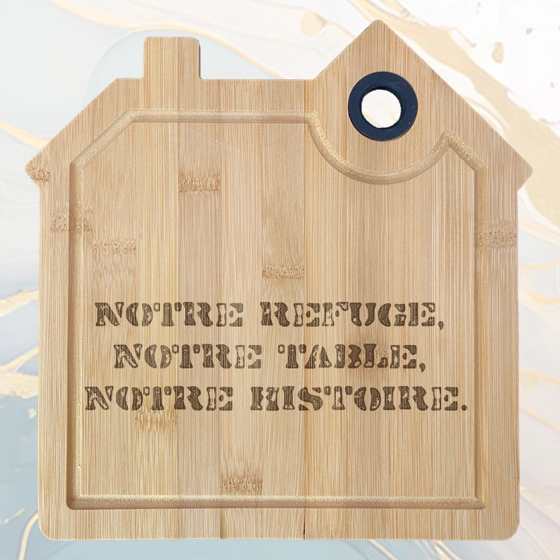 Ajoutez Votre Texte à Graver - Planche à Découper en Bambou Forme Maison avec Rainure et Poignée Silicone